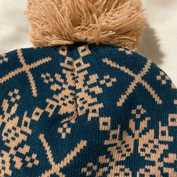 Beanie - Picture 5 of 5
